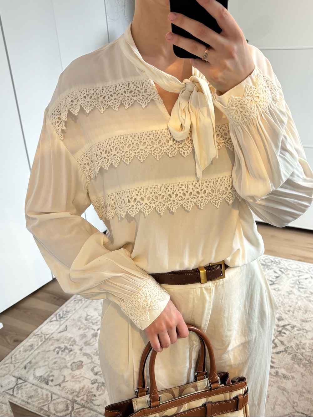 NWT Vero Moda Cream Lace Tie-Neck Blouse